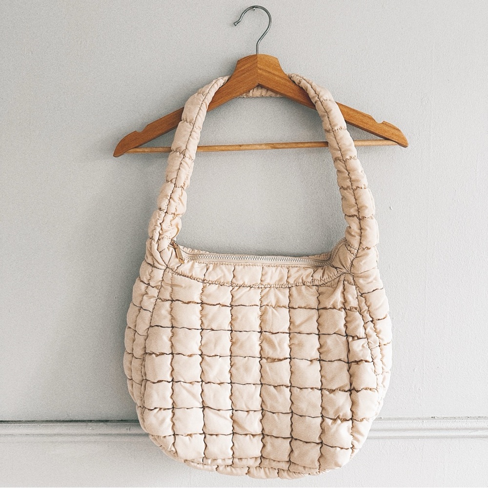 URBAN EXPRESSIONS > Quilted Puffer Bag
